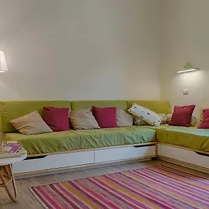 https://casa-ariberto.it-lombardy.com