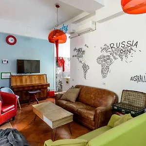 Of The Sun Hostel Napels